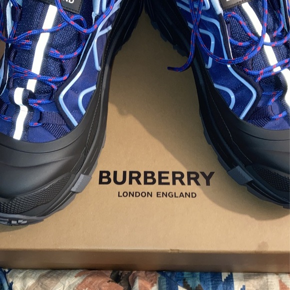 Burberry sneakers - Picture 2 of 3